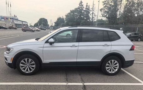 Volkswagen Tiguan II, 2017 год, 1 860 000 рублей, 3 фотография