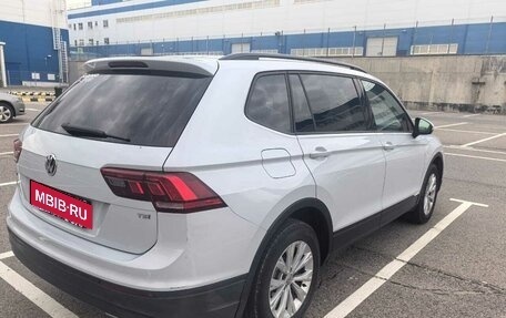 Volkswagen Tiguan II, 2017 год, 1 860 000 рублей, 4 фотография