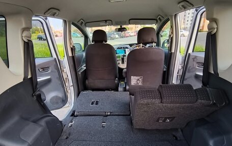 Toyota Ractis I, 2009 год, 750 000 рублей, 13 фотография