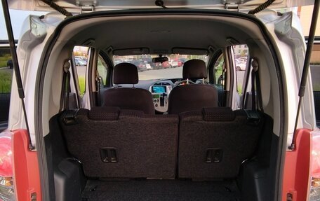 Toyota Ractis I, 2009 год, 750 000 рублей, 16 фотография