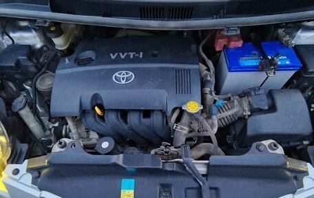 Toyota Ractis I, 2009 год, 750 000 рублей, 31 фотография