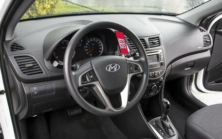 Hyundai Solaris II рестайлинг, 2015 год, 945 000 рублей, 17 фотография