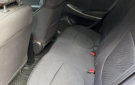 Hyundai Solaris II рестайлинг, 2014 год, 900 000 рублей, 10 фотография