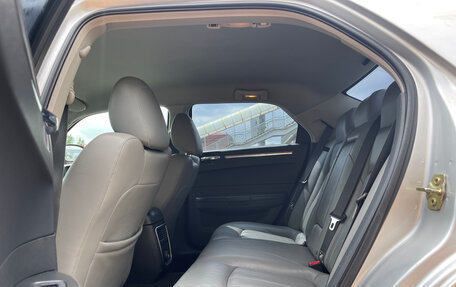 Chrysler 300C II, 2006 год, 930 000 рублей, 13 фотография