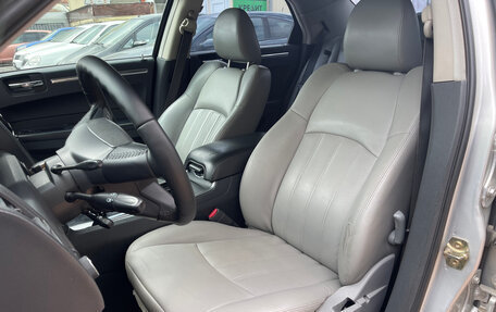 Chrysler 300C II, 2006 год, 930 000 рублей, 17 фотография