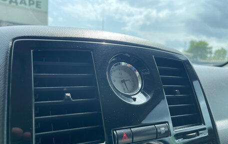 Chrysler 300C II, 2006 год, 930 000 рублей, 29 фотография