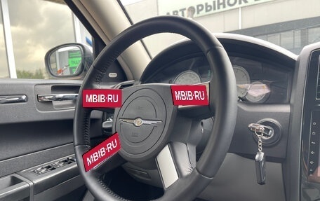 Chrysler 300C II, 2006 год, 930 000 рублей, 27 фотография