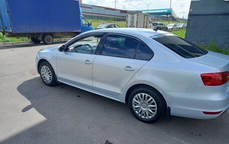 Volkswagen Jetta VI, 2011 год, 850 000 рублей, 2 фотография