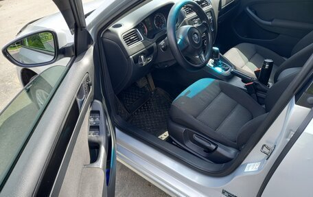 Volkswagen Jetta VI, 2011 год, 850 000 рублей, 7 фотография