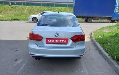 Volkswagen Jetta VI, 2011 год, 850 000 рублей, 6 фотография