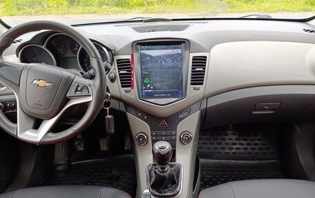 Chevrolet Cruze II, 2010 год, 570 000 рублей, 13 фотография
