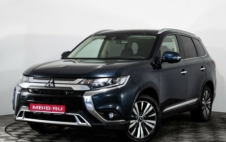 Mitsubishi Outlander III рестайлинг 3, 2020 год, 2 999 000 рублей, 1 фотография