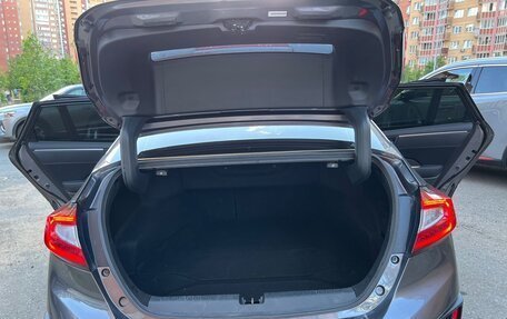 Honda Clarity, 2018 год, 1 750 000 рублей, 14 фотография