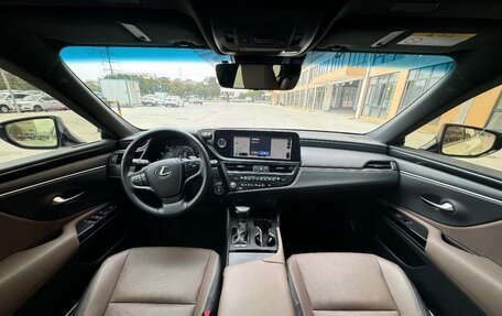 Lexus ES VII, 2022 год, 4 350 000 рублей, 6 фотография