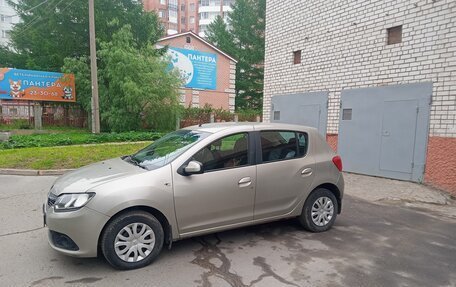 Renault Sandero II рестайлинг, 2017 год, 650 000 рублей, 3 фотография