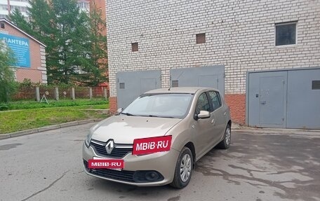 Renault Sandero II рестайлинг, 2017 год, 650 000 рублей, 2 фотография