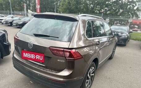Volkswagen Tiguan II, 2018 год, 2 299 000 рублей, 3 фотография