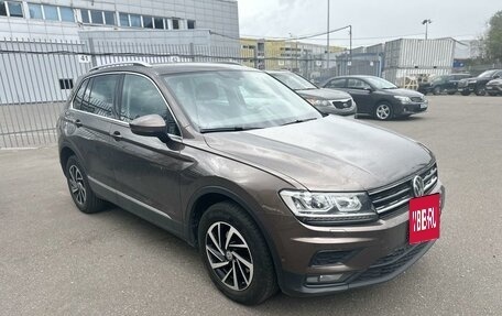 Volkswagen Tiguan II, 2018 год, 2 299 000 рублей, 2 фотография