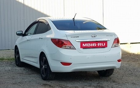 Hyundai Solaris II рестайлинг, 2013 год, 999 000 рублей, 4 фотография