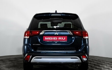 Mitsubishi Outlander III рестайлинг 3, 2020 год, 2 999 000 рублей, 6 фотография