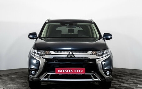 Mitsubishi Outlander III рестайлинг 3, 2020 год, 2 999 000 рублей, 2 фотография