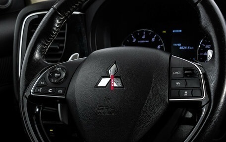 Mitsubishi Outlander III рестайлинг 3, 2020 год, 2 999 000 рублей, 13 фотография