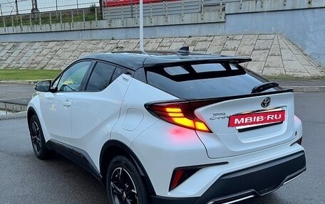 Toyota C-HR I рестайлинг, 2022 год, 3 550 000 рублей, 4 фотография