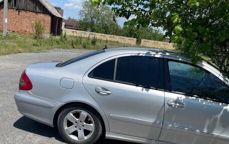 Mercedes-Benz E-Класс, 2004 год, 850 000 рублей, 3 фотография