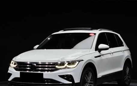 Volkswagen Tiguan II, 2022 год, 3 080 000 рублей, 1 фотография