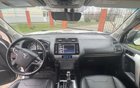 Toyota Land Cruiser Prado 150 рестайлинг 2, 2020 год, 4 900 000 рублей, 11 фотография