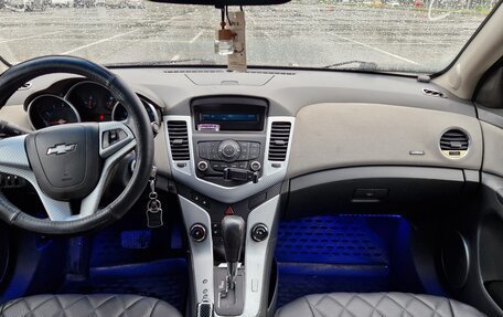 Chevrolet Cruze II, 2010 год, 750 000 рублей, 10 фотография