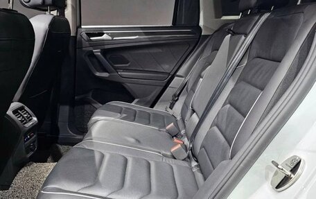 Volkswagen Tiguan II, 2022 год, 3 080 000 рублей, 9 фотография