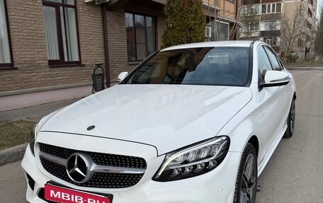Mercedes-Benz C-Класс, 2018 год, 2 850 000 рублей, 1 фотография