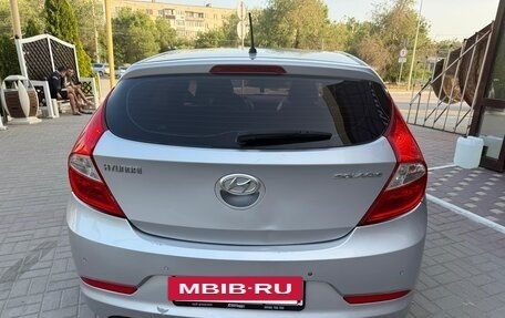 Hyundai Solaris II рестайлинг, 2015 год, 780 000 рублей, 4 фотография
