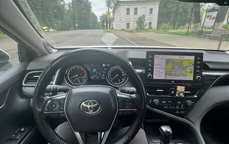Toyota Camry, 2021 год, 3 300 000 рублей, 3 фотография