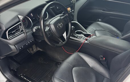 Toyota Camry, 2021 год, 3 300 000 рублей, 2 фотография