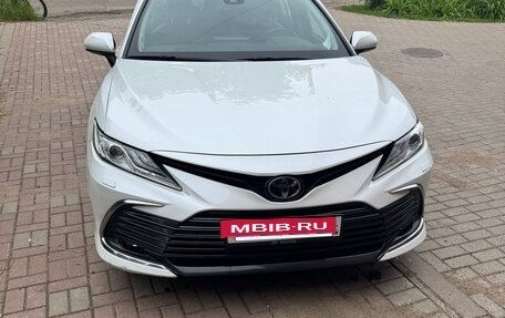 Toyota Camry, 2021 год, 3 300 000 рублей, 6 фотография