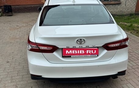 Toyota Camry, 2021 год, 3 300 000 рублей, 8 фотография