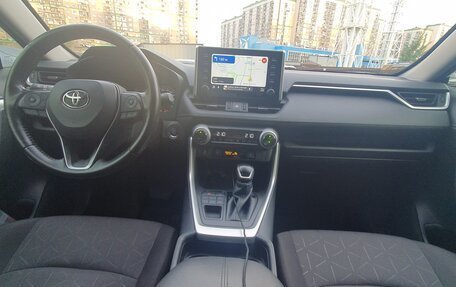Toyota RAV4, 2021 год, 4 100 000 рублей, 2 фотография