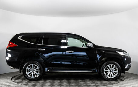 Mitsubishi Pajero Sport III рестайлинг, 2018 год, 2 599 000 рублей, 4 фотография