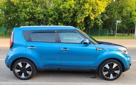KIA Soul II рестайлинг, 2017 год, 1 800 000 рублей, 2 фотография