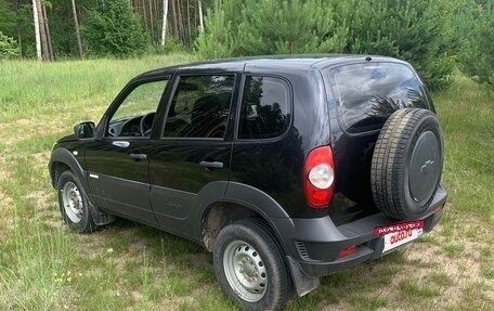 Chevrolet Niva I рестайлинг, 2012 год, 600 000 рублей, 3 фотография
