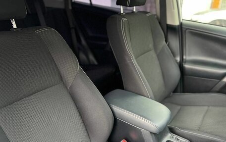 Toyota RAV4, 2015 год, 2 290 000 рублей, 16 фотография
