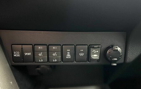 Toyota RAV4, 2015 год, 2 290 000 рублей, 21 фотография