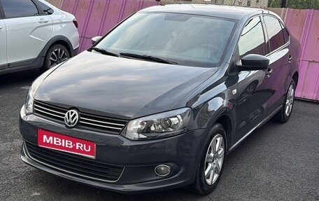 Volkswagen Polo VI (EU Market), 2011 год, 700 000 рублей, 1 фотография