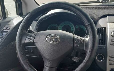 Toyota Corolla Verso I, 2005 год, 800 000 рублей, 18 фотография