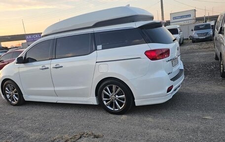 KIA Carnival III, 2020 год, 3 250 000 рублей, 4 фотография