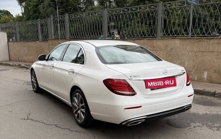 Mercedes-Benz E-Класс, 2019 год, 4 650 000 рублей, 3 фотография