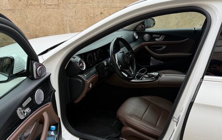 Mercedes-Benz E-Класс, 2019 год, 4 650 000 рублей, 15 фотография