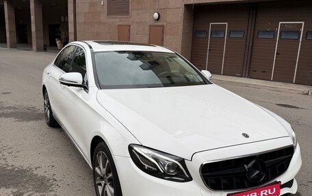 Mercedes-Benz E-Класс, 2019 год, 4 650 000 рублей, 6 фотография